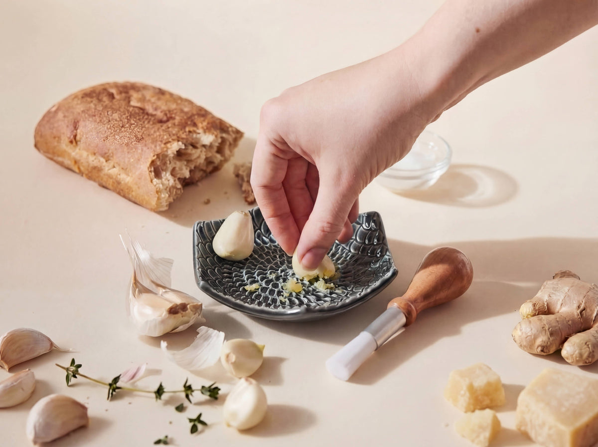 Ceramic Garlic Grater, 3-Piece Set – Cool Gray