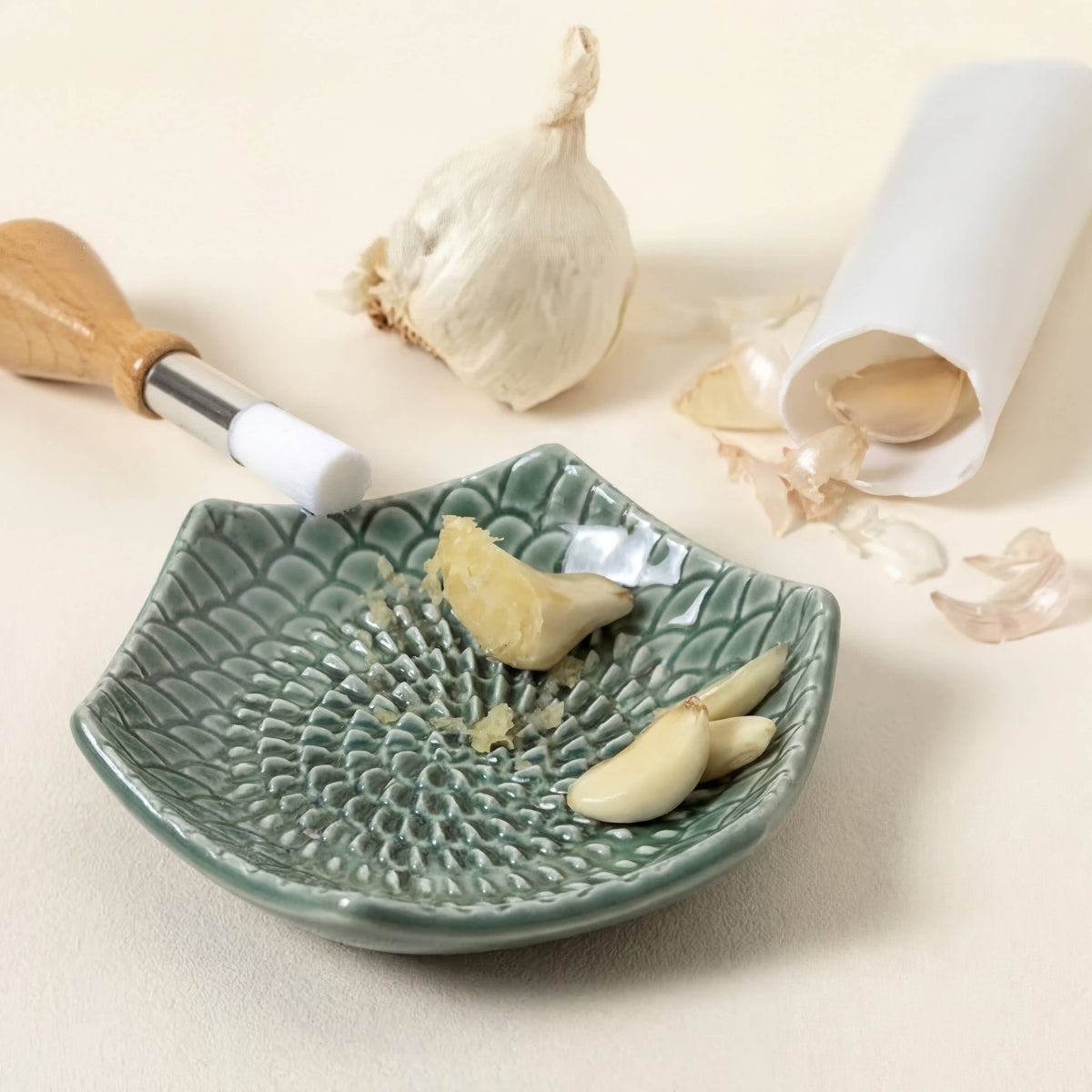 Ceramic Garlic Grater, 3-Piece Set – Sage