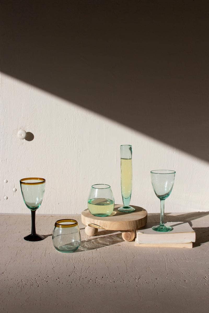 STEMLESS WINE GLASS WITH AMBER RIM