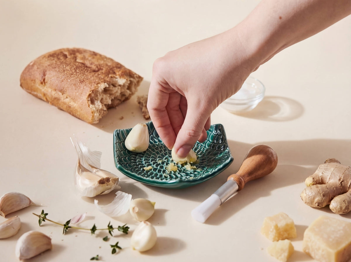 Ceramic Garlic Grater, 3-Piece Set – Emerald Green