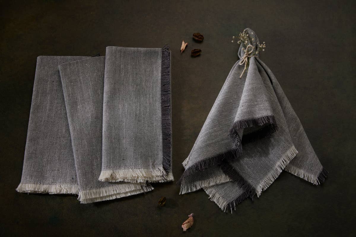 Soft Chambray Dinner Napkins - 18" x 18" Set of 4.