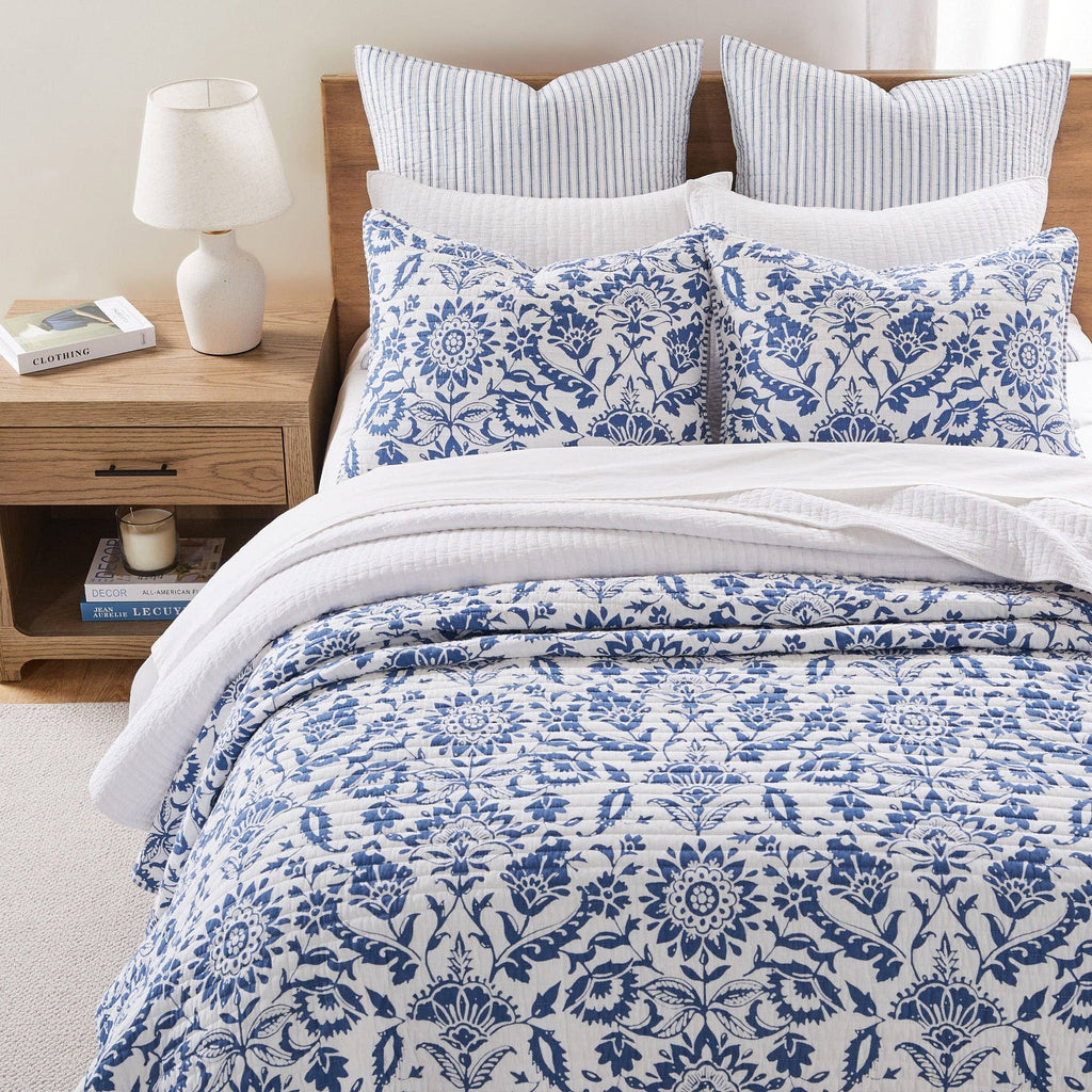 Clara Blue Quilt Set