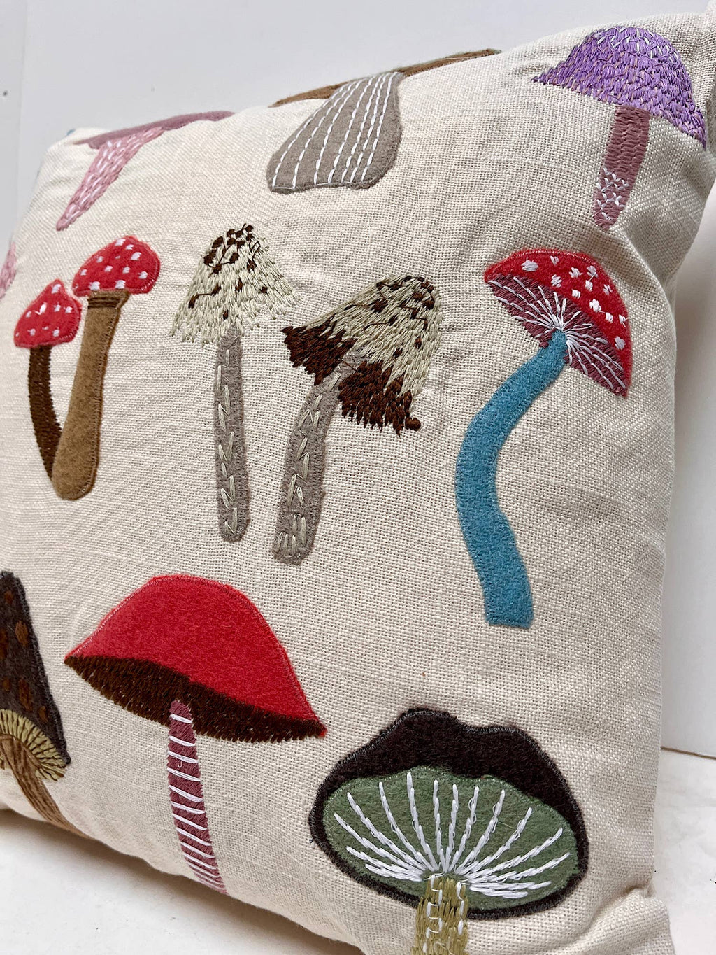 Pillow Applique/Embo 16" Mushrooms Multi